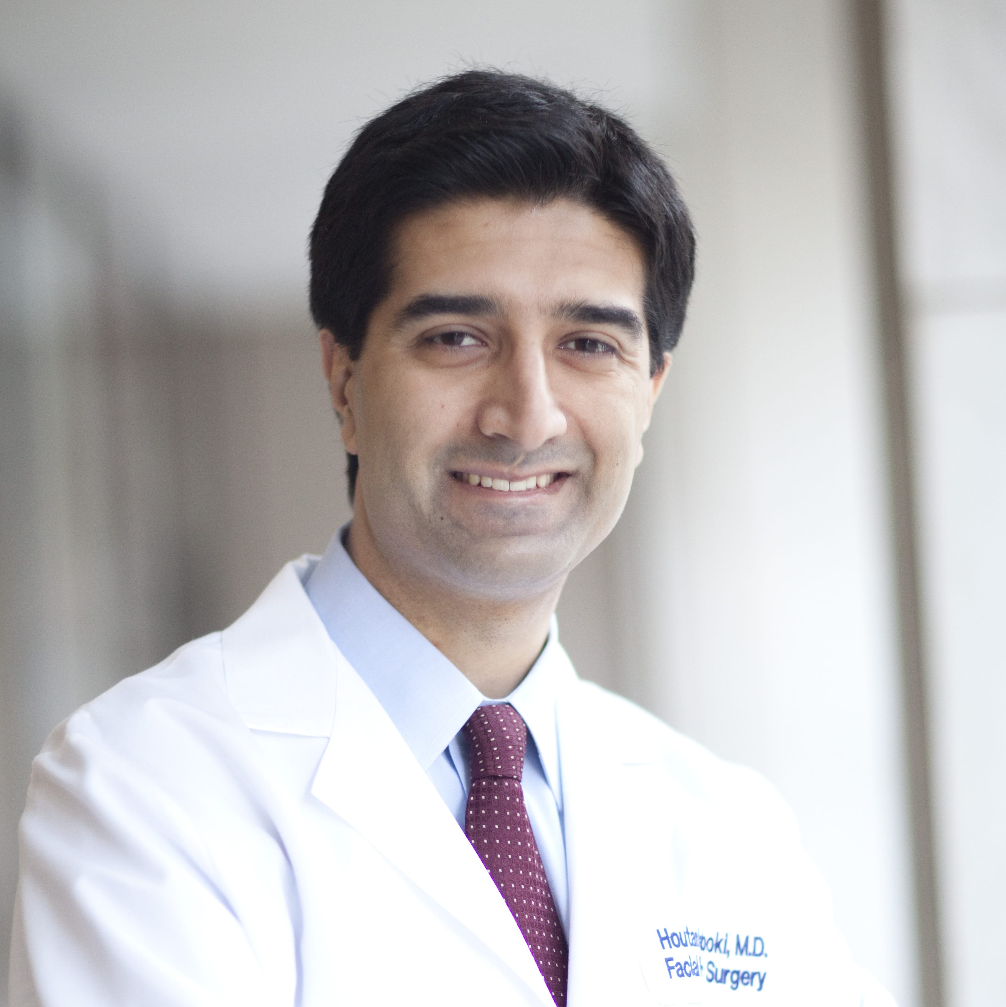 Questions to Ask a Plastic Surgeon at a Cosmetic Surgery Consultation